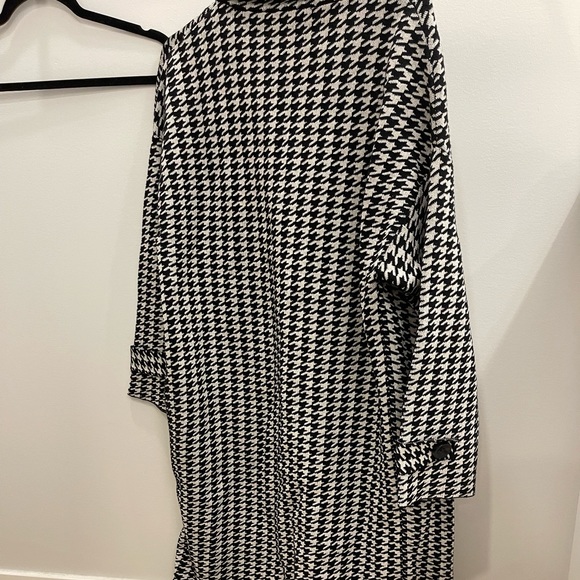 Black tape Size M Houndstooth over coat - Picture 4 of 5